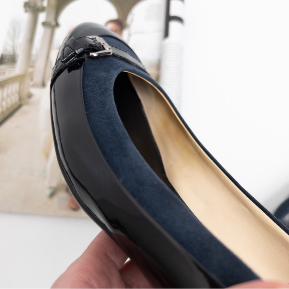 TOD’S . Navy Suede Kitten Heels - Picture 6 of 16